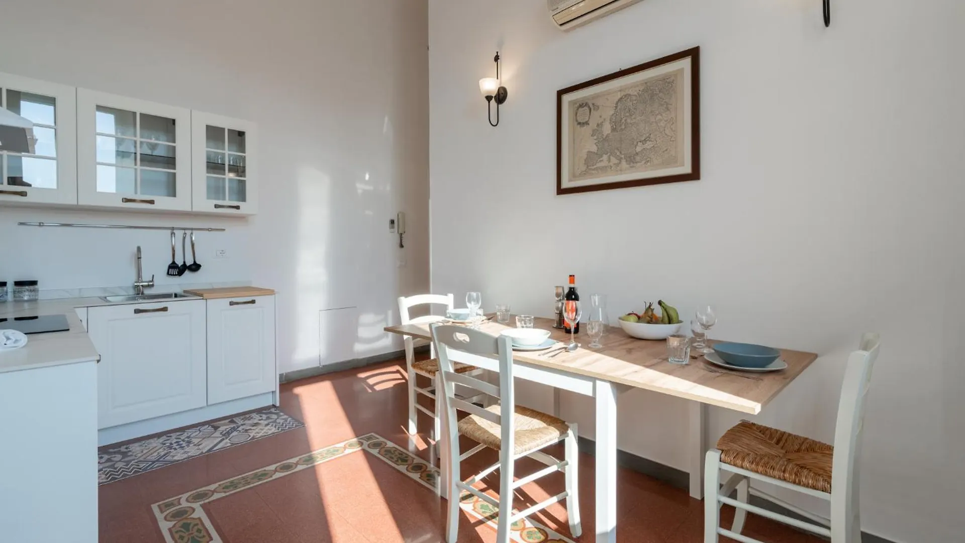 Ruby Apartment Florence 0*,